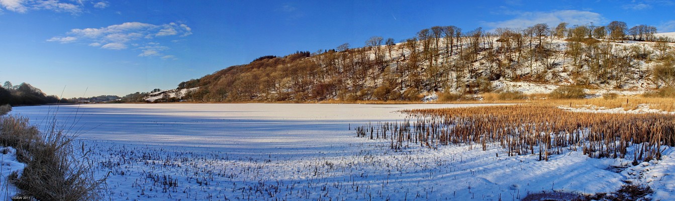 Frozen Loch Libo
Taken during the cold winter of 2009, there is a small part that hasn't frozen and if you look closely you'll see the Swans lurking around there. [/url=http://www.streetmap.co.uk/map.srf?X=243845&Y=655937&A=Y&Z=115/] Map location. [/url]
