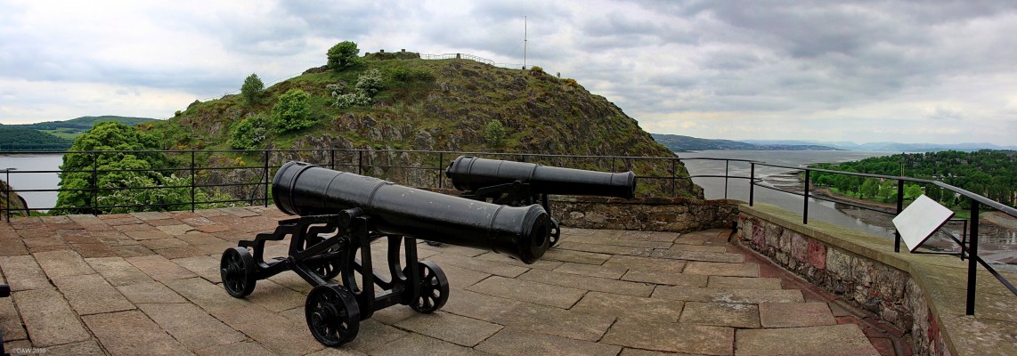 Gun battery, Dumbarton Castle
Looking down the Clyde from one of the gun batteries at Dumbarton Castle.  [url=http://www.streetmap.co.uk/map.srf?X=240032&Y=674530&A=Y&Z=120/] Map location. [/url]
