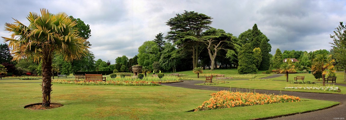 Levengrove Park, Dumbarton
A view of the formal gardens at Levengrove park.   The park covers some 32 acres and was gifted to the town by shipbuilders John McMillan and Peter Denny in 1885.  [url=http://www.streetmap.co.uk/map.srf?X=239277&Y=675060&A=Y&Z=120/] Map location. [/url]
