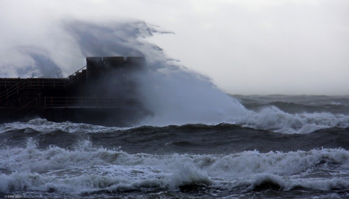 Stormy weather at Saltcoats harbour
[url=http://streetmap.co.uk/map?X=224490&Y=641149&A=Y&Z=115/] Map location. [/url]
