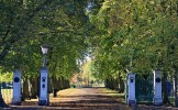 Jubilee_Gates_Victoria_Park_Glasgow.jpg
